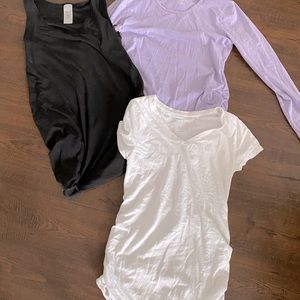 Maternity small & xs shirt lot